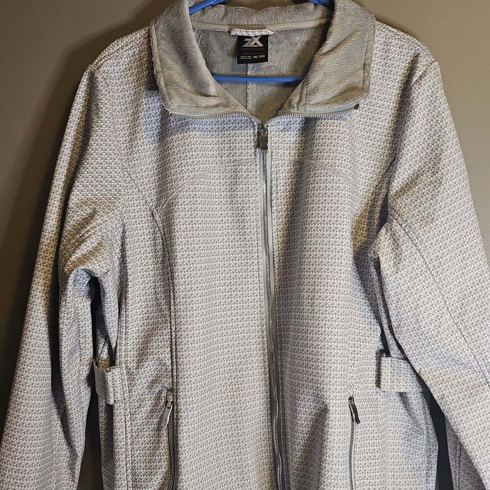 ZeroXposur Women's Gray and White Softshell Jacket